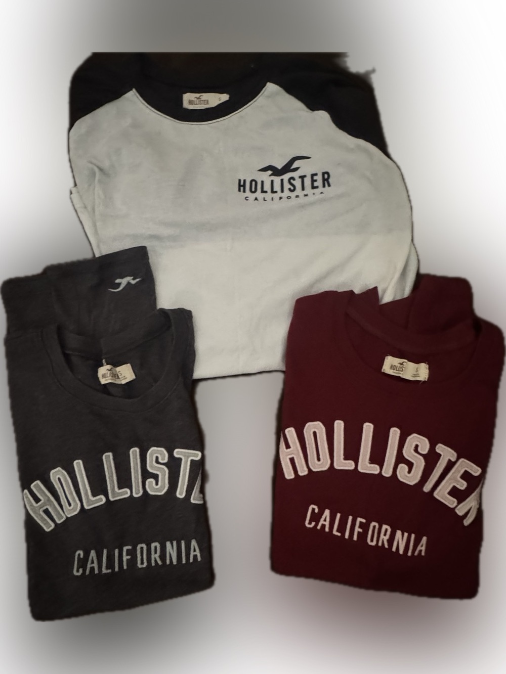 Lot. Hollister California Logo Tee x 2 and Long Sleeve black and white x 1.